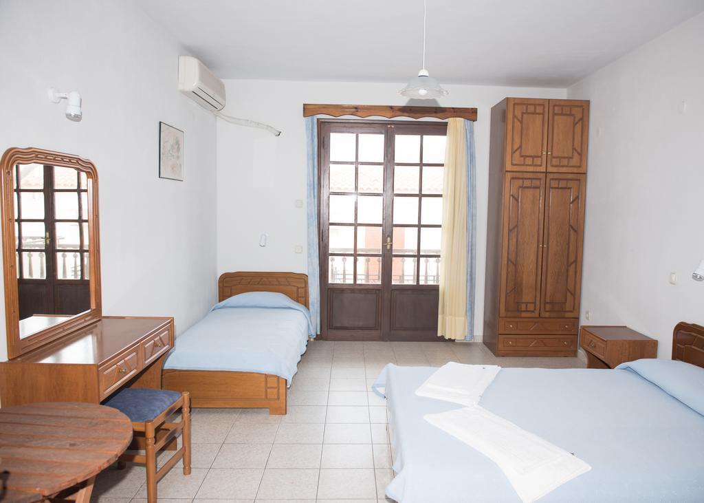 Morfoula Aparthotel Vatera Bilik gambar