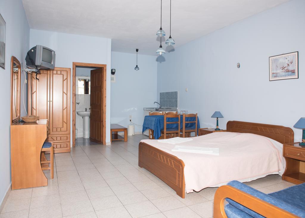Morfoula Aparthotel Vatera Bilik gambar