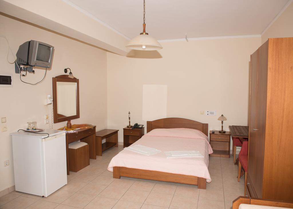 Morfoula Aparthotel Vatera Bilik gambar